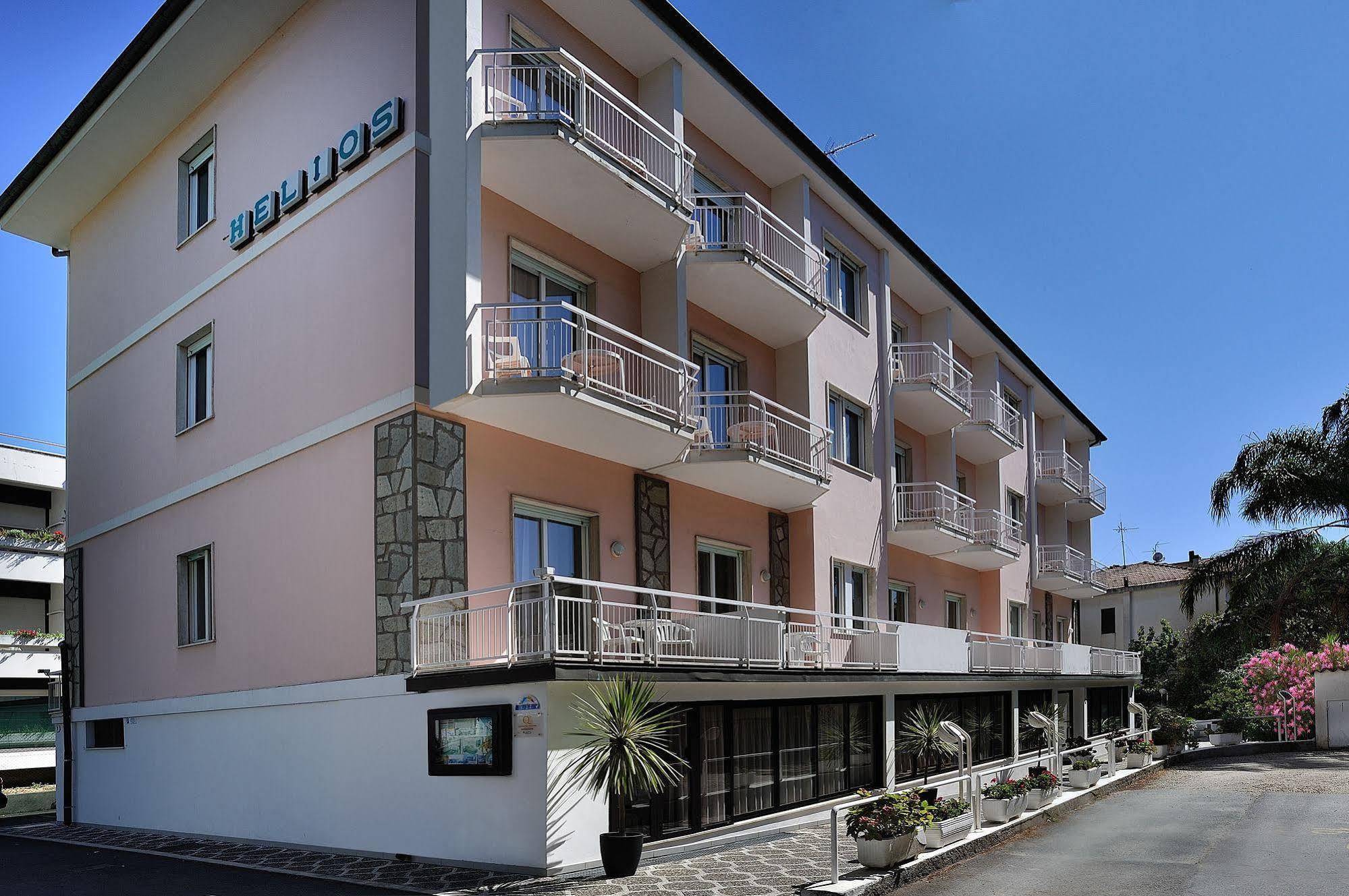 Hotel Helios Diano Marina Esterno foto